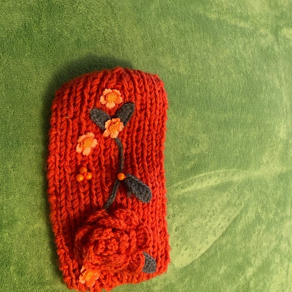 Handmade knit flower orange headband - Picture 4 of 4